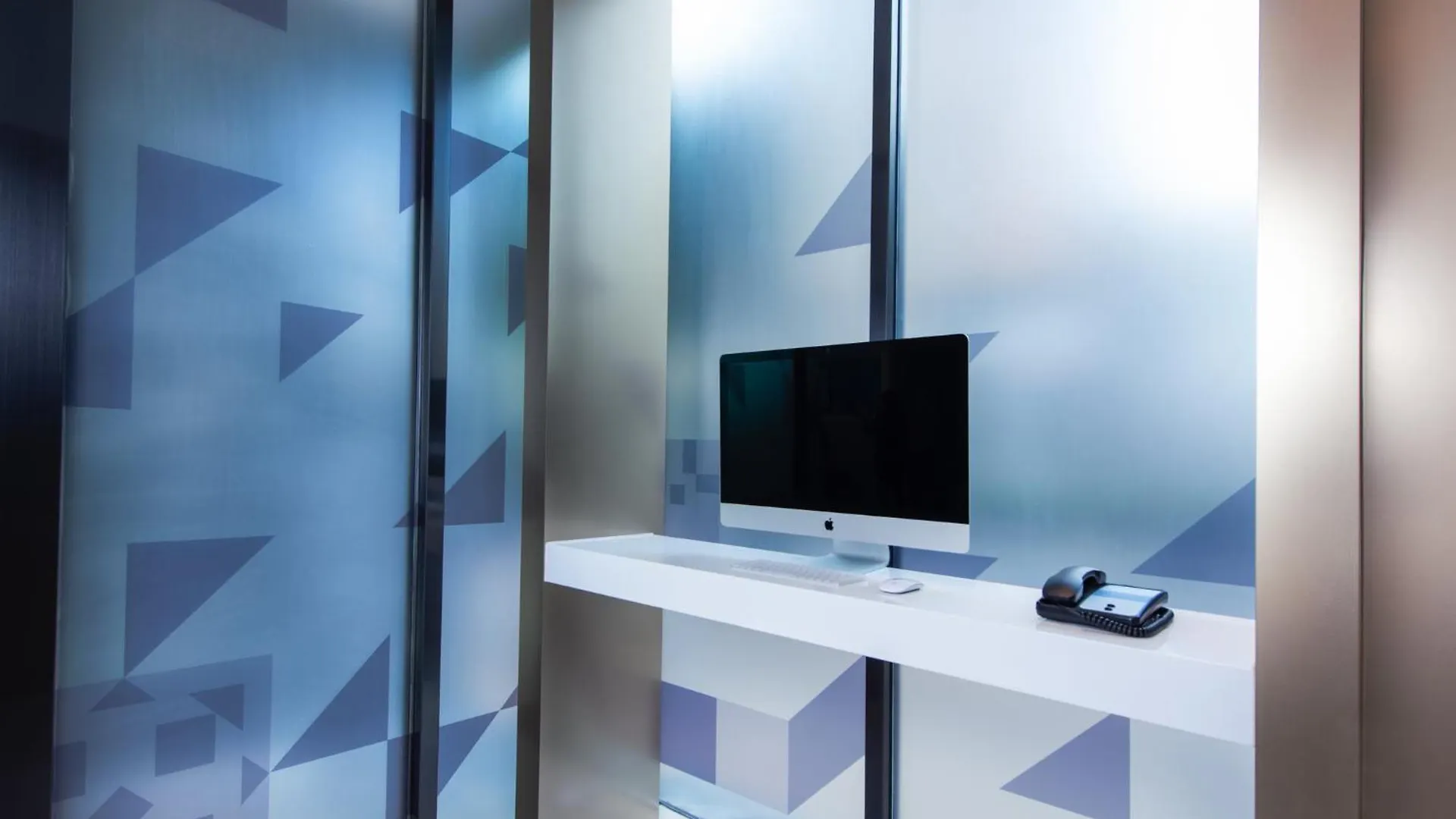 Holiday Inn Express Macau City Centre By Ihg Hotel